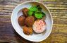 Plat_pt_SoumSoum-75_Entrees_Falafel-et-Tehina-(5-pieces)_225645.jpg